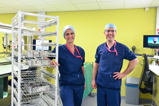 Hoofd CSA Klaas De Beer en adjunct-hoofd Mieke De Block Centrale Sterilisatie Afdeling